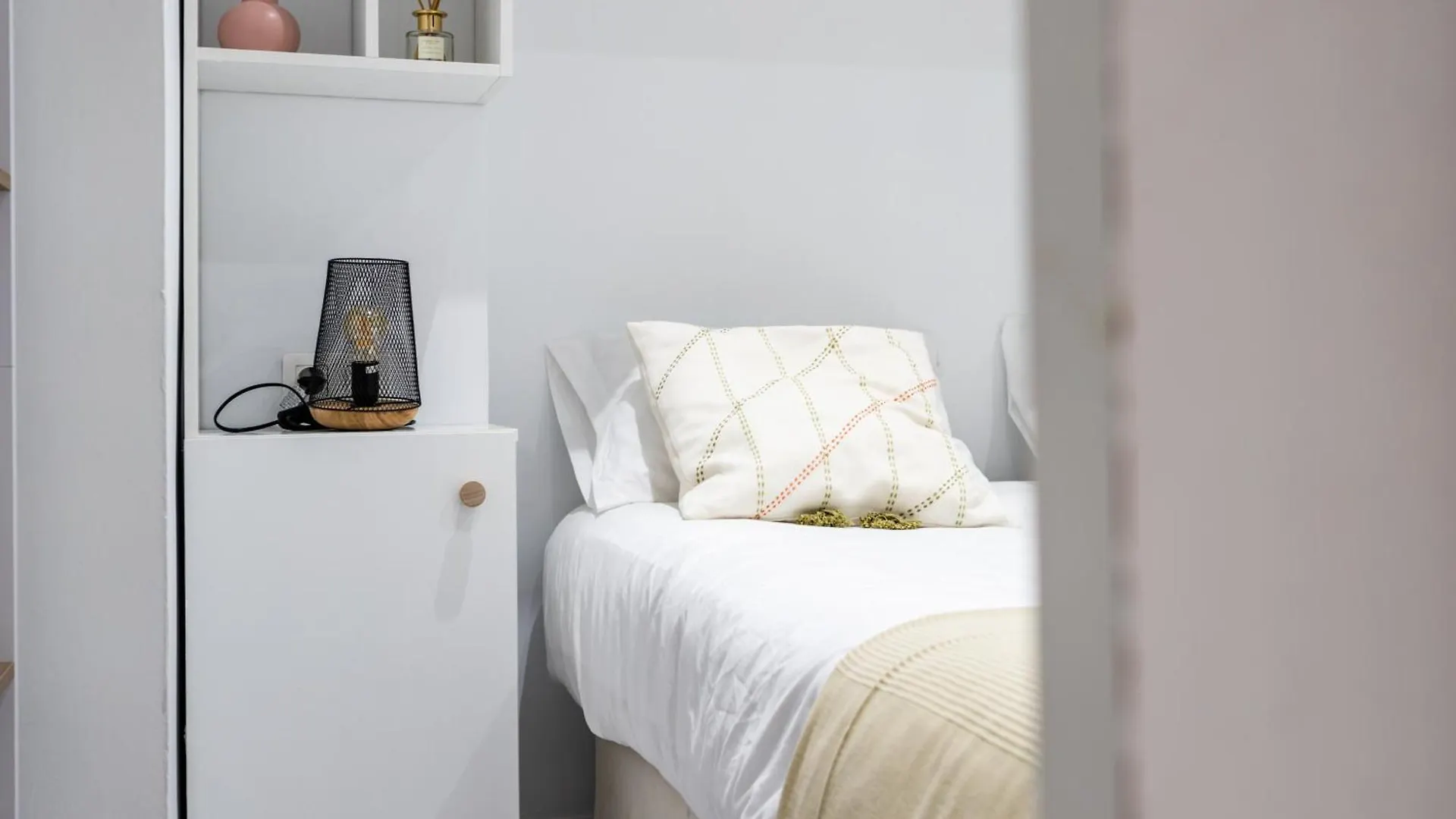 Sur Suites Palmeras 880A Fuengirola 0*,  Spain